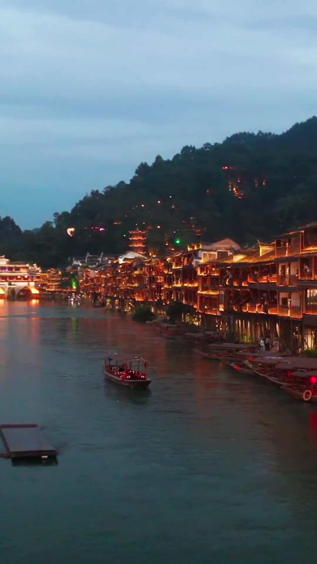 中国最美的12个县城，去过一半，此生无憾。你打卡过几个？ 带你看世界!